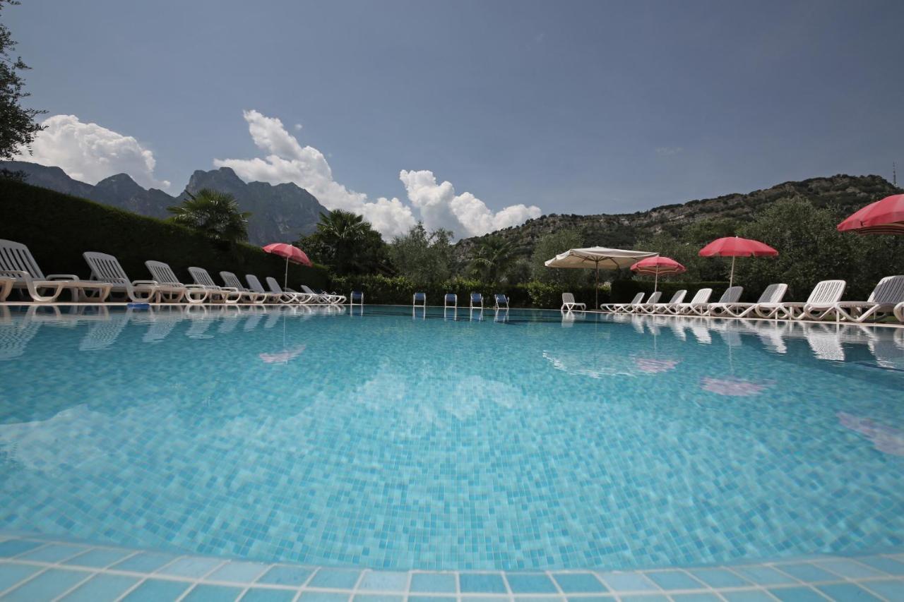 Hotel Villa Verde Torbole Sul Garda Exterior photo