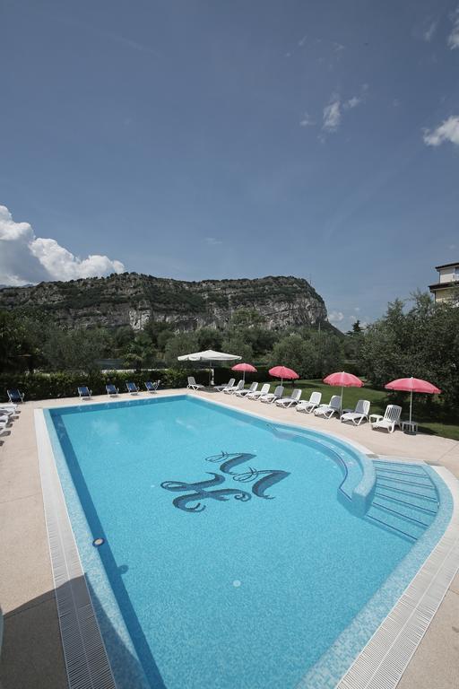 Hotel Villa Verde Torbole Sul Garda Exterior photo