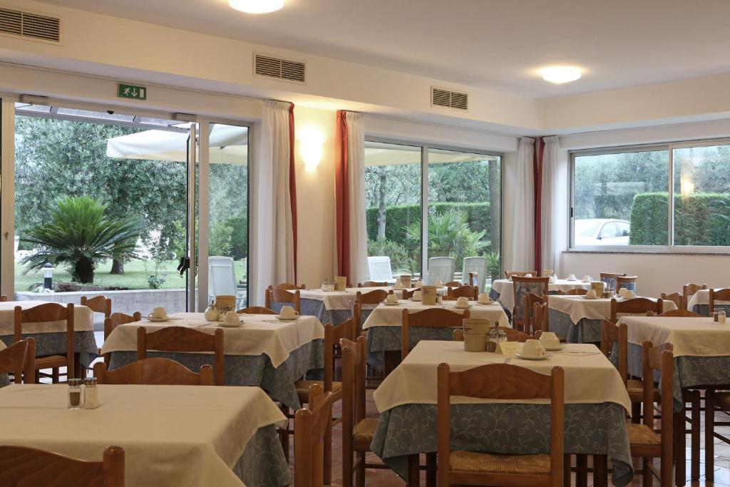 Hotel Villa Verde Torbole Sul Garda Exterior photo
